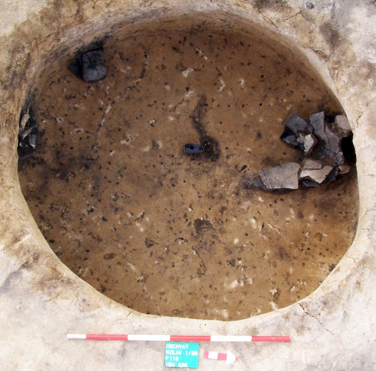 The storage pit of the Stroked Pottery culture (Kolín).