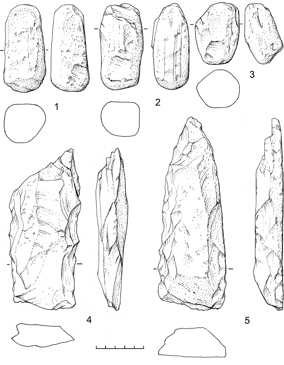 Doklady neolitické těžby v Pojizeří jsou poněkud nenápadné. Vyobrazeny otloukače (1-3) a polotovary (4-5) nalezené na lokalitě Velké Hamry v roce 2014.